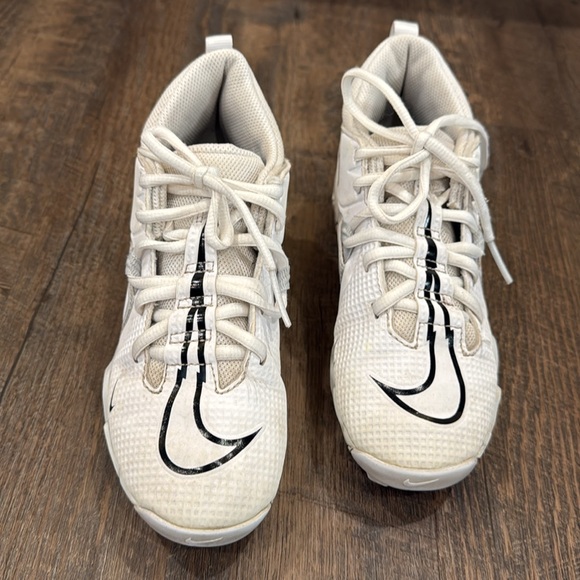 Nike Alpha Menace 3 Boys 2.5Y Shark Football Cleats Shoes in White - Picture 2 of 8